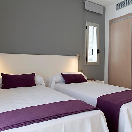 Apartamentos Proa - Emar Hotels Only Adults Es Pujols Eksteriør billede