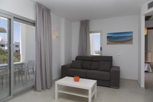 Apartamentos Proa - Emar Hotels Only Adults Es Pujols Eksteriør billede