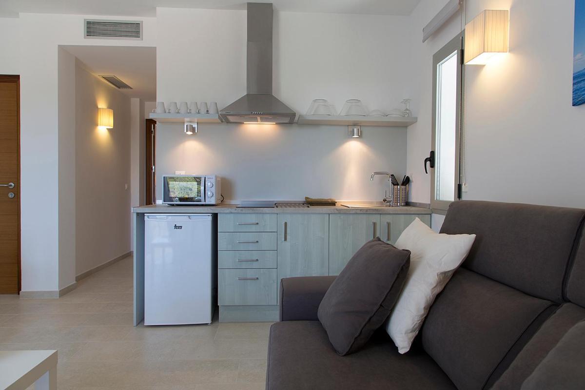 Apartamentos Proa - Emar Hotels Only Adults Es Pujols Eksteriør billede
