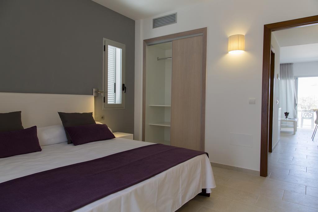 Apartamentos Proa - Emar Hotels Only Adults Es Pujols Eksteriør billede