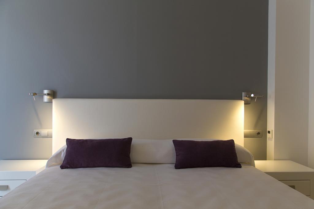 Apartamentos Proa - Emar Hotels Only Adults Es Pujols Eksteriør billede