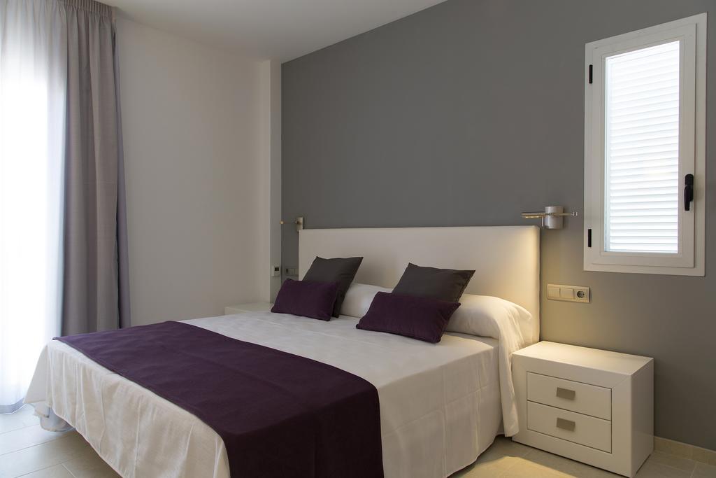 Apartamentos Proa - Emar Hotels Only Adults Es Pujols Eksteriør billede