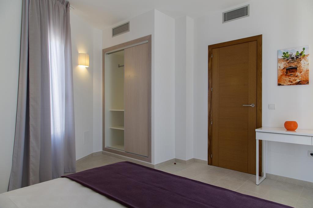 Apartamentos Proa - Emar Hotels Only Adults Es Pujols Værelse billede