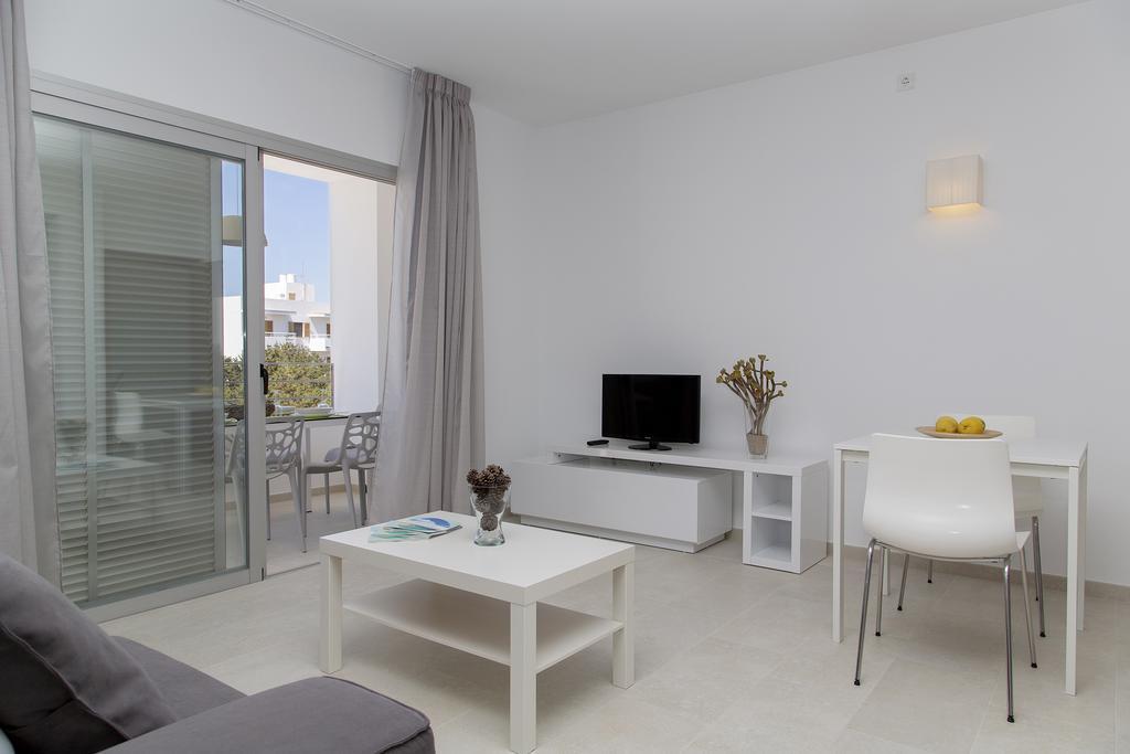 Apartamentos Proa - Emar Hotels Only Adults Es Pujols Eksteriør billede