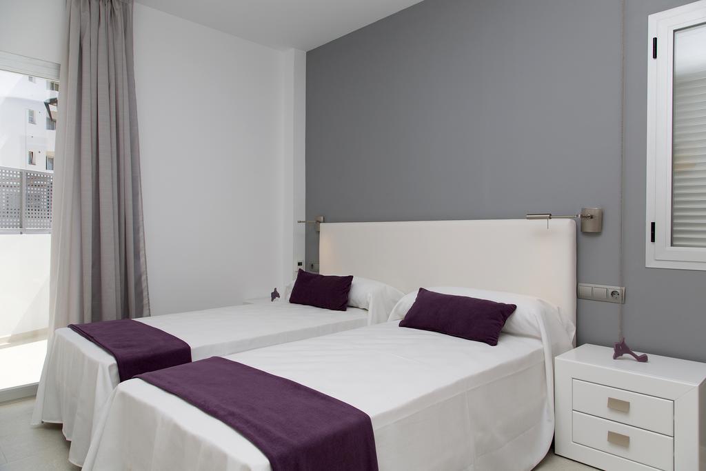 Apartamentos Proa - Emar Hotels Only Adults Es Pujols Eksteriør billede