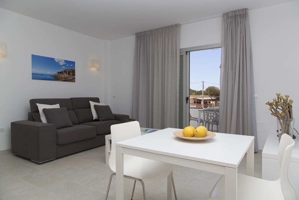 Apartamentos Proa - Emar Hotels Only Adults Es Pujols Værelse billede